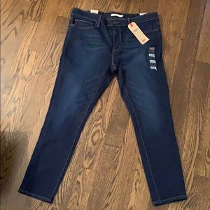Levi’s Slimming Skinny Jeans